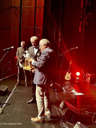 Kunstflecken 2022 Tommy Schneller Band im Theater der Stadthalle Neumuenster