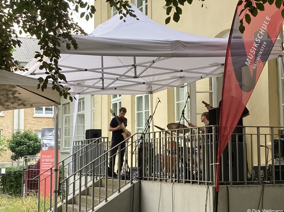 Terrassenkonzert mit Gästen Ensamble Entrophie 18. Juni 2021